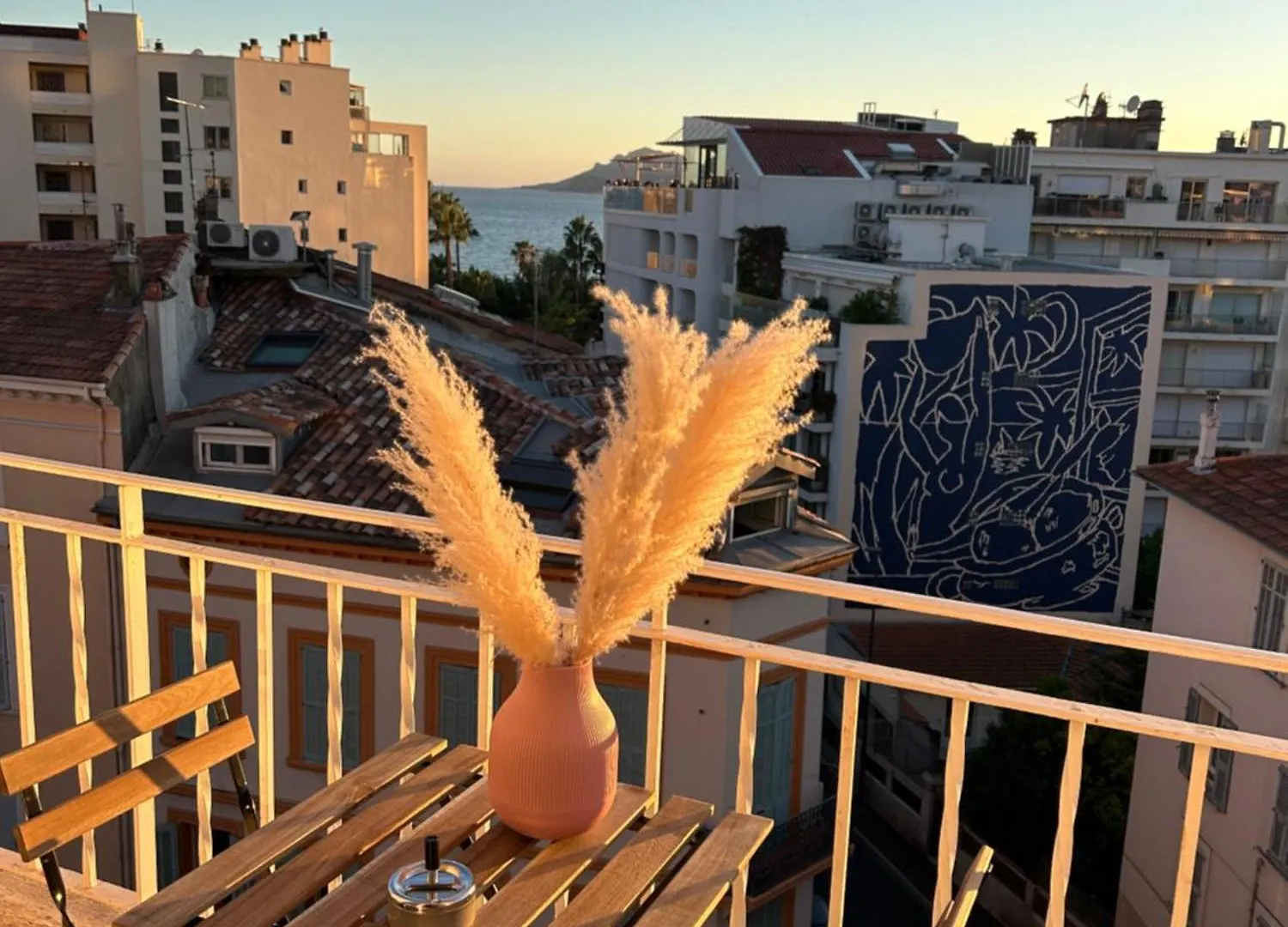 Apartment Studio Renove Au Suquet A Cannes